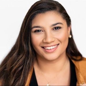 Meet your Posher, Alicia